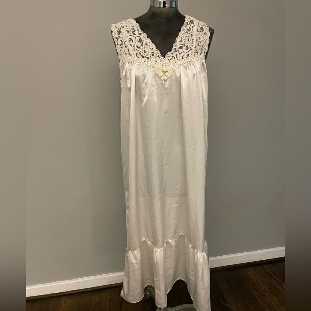 Intimate Concepts by Terry Russo Size Medium